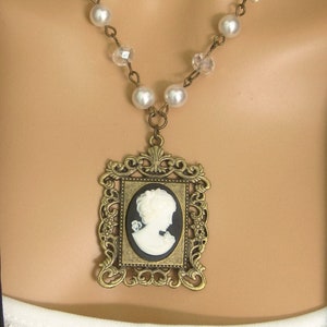 Victorian lady cameo necklace Clearance