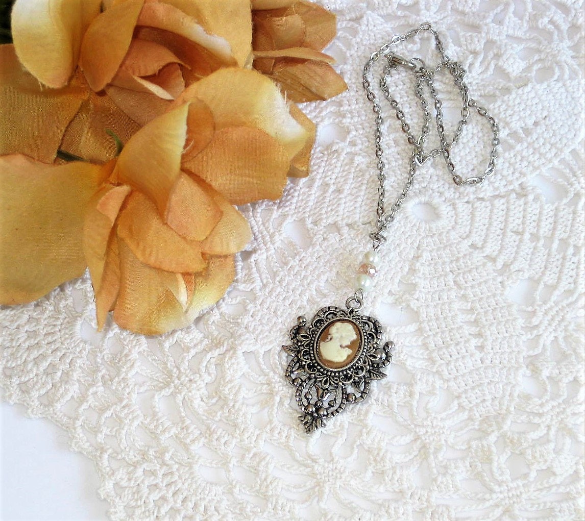Victorian Lady Cameo main image 1