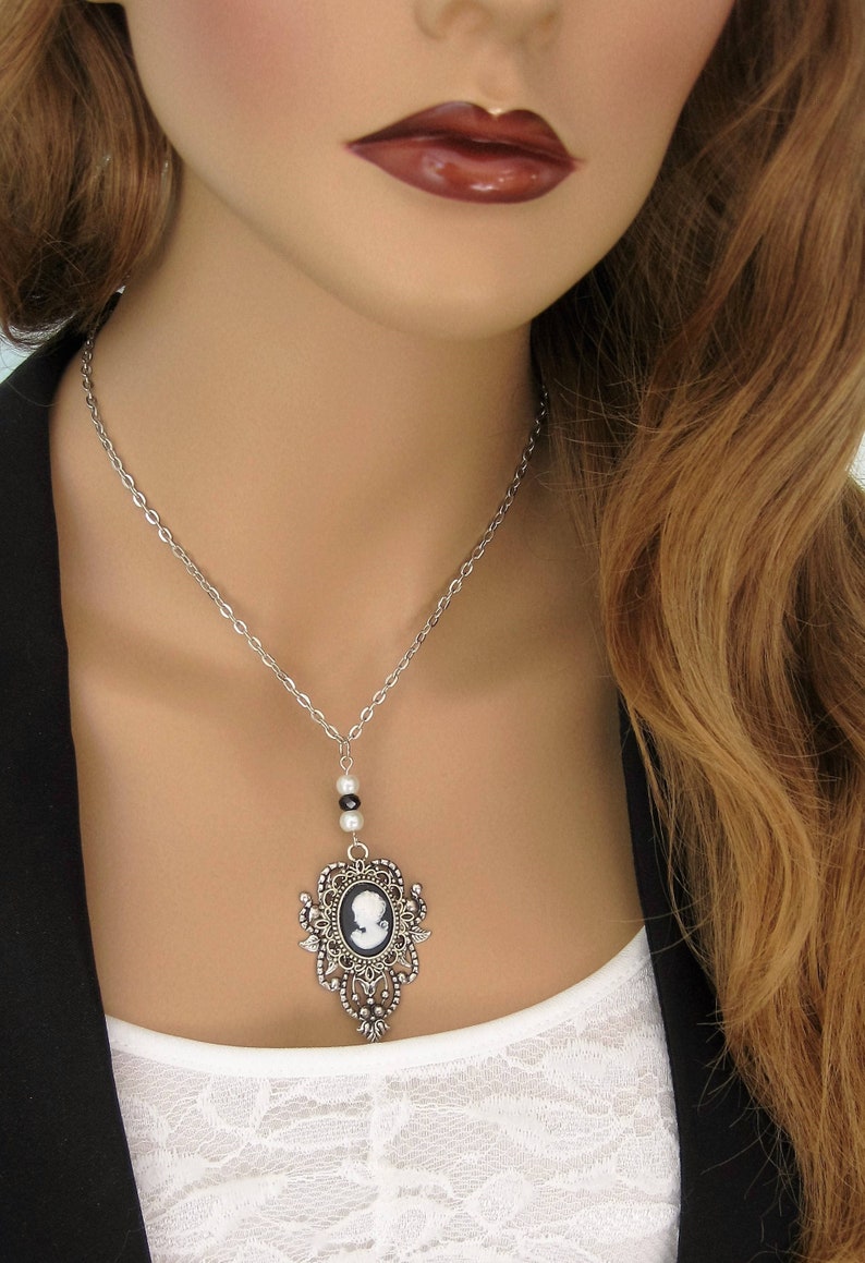 Victorian Lady Cameo main image 0