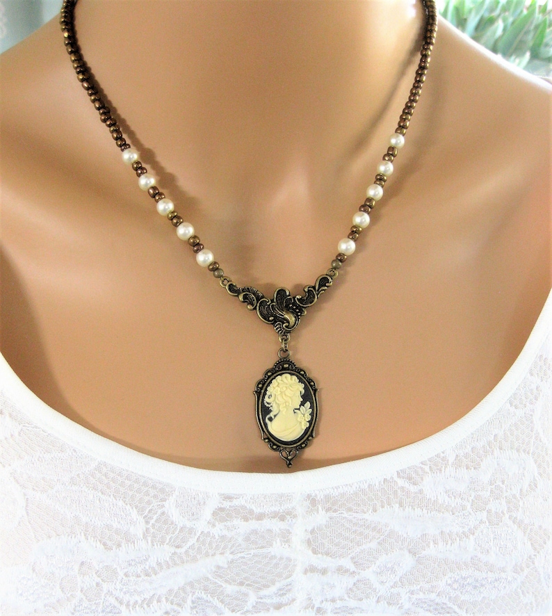 More Colors Victorian Cameo Necklace, Cameo Necklaces, Beaded Necklaces, Cameo Jewelry, Victorian Necklaces, Beaded Cameo Necklace, Cameos image 1