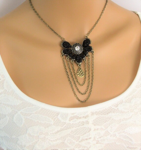 Black and gold sale necklace