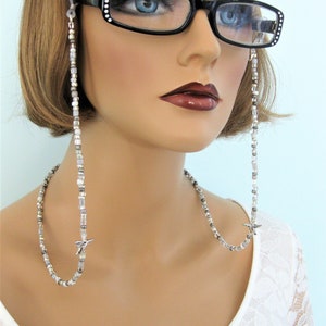 Eyeglass Chain for Women with Humming Bird Beads, Glasses Holder Necklace for Women, Eyeglass Lanyard, Beaded Chain for Eyeglasses