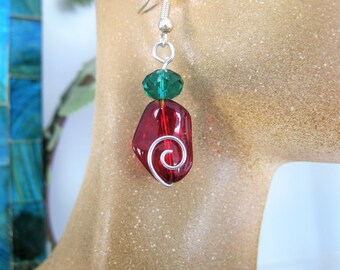 Red and Green Beaded Drop Earrings, Beaded Earrings, Earrings for Women, Red Earrings, Green Earrings