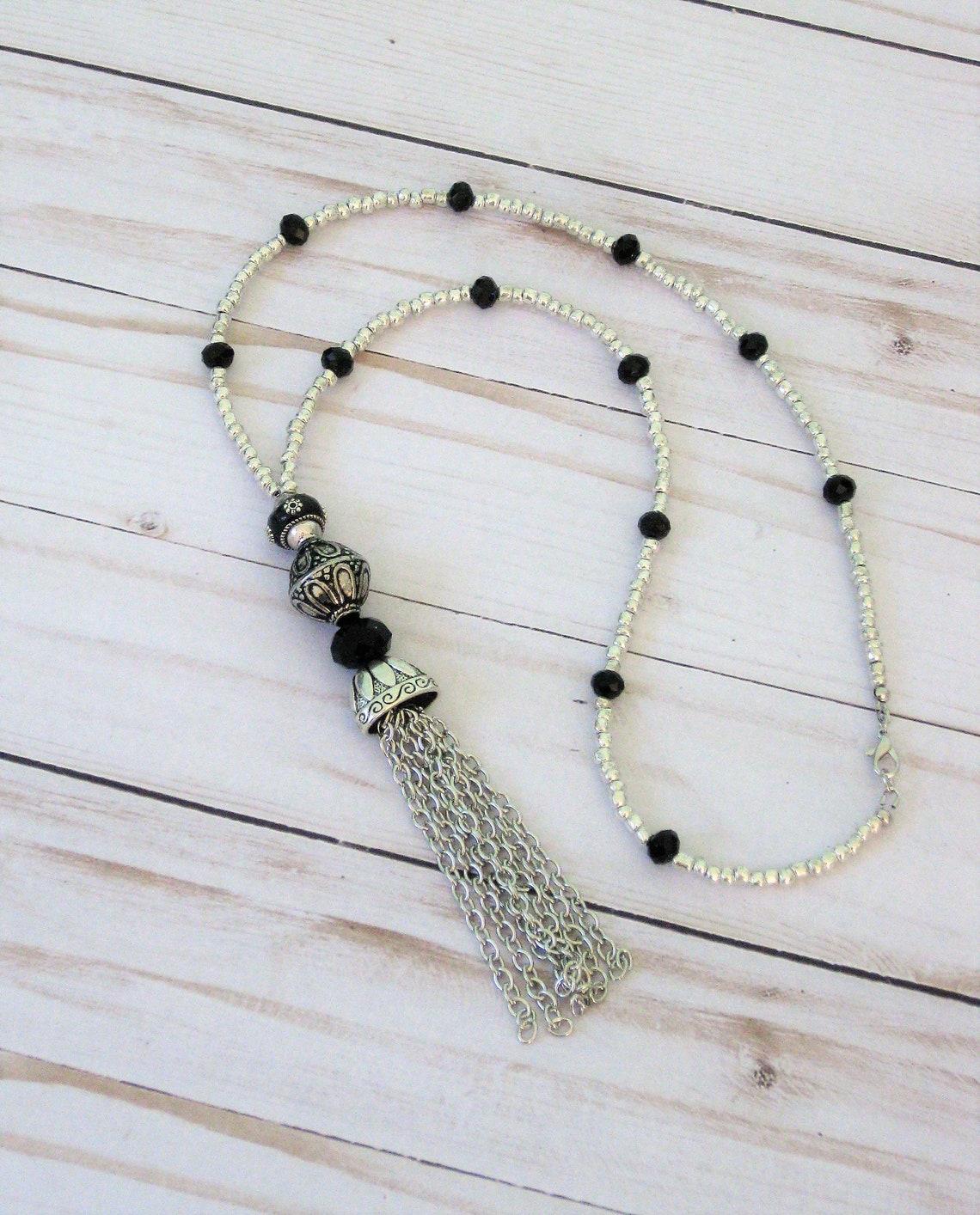 By Fossdal Tassel Queen - Silver Glitter main image 1
