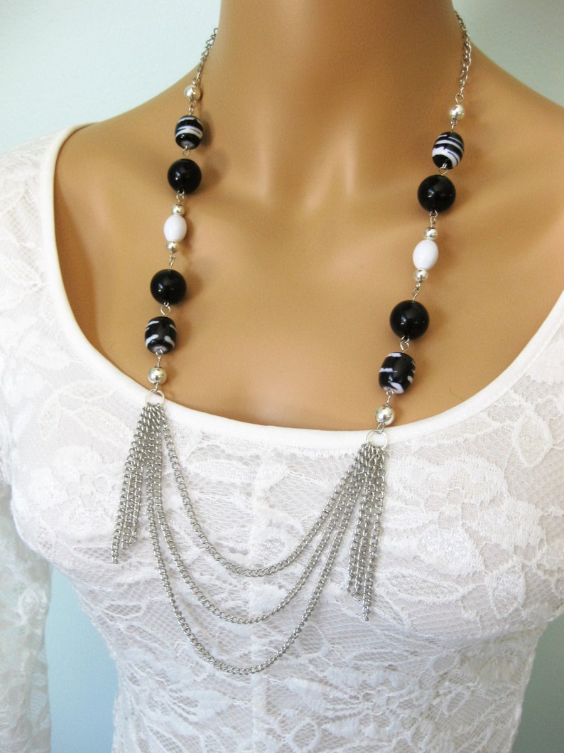 Long collier noir multi rangs pour femme, collier de perles noir avec plusieurs rangs, bijoux faits main pour femme image 4