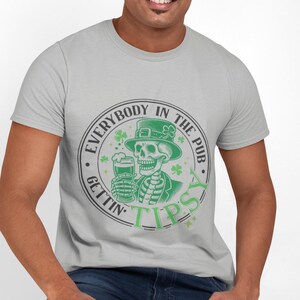 Skeleton Beer St. Patrick&#39;s Day T-Shirt: Funny Pub Party Top