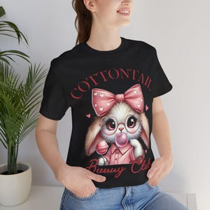 Cottontail Bunny Club T-Shirt, süßes Häschen-Grafik-T-Shirt, perfekt für Kinder und Osterfeiern, Frühlingsmode, entzückendes Geschenk