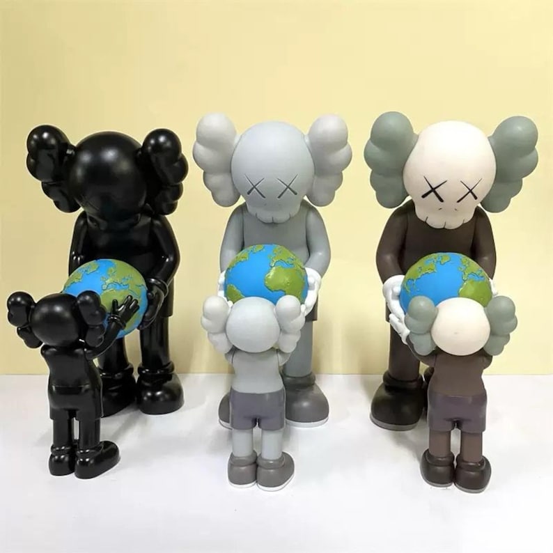 Kaws-inspired 'the Promise' Statue: Hypebeast Art Decor, Designer Toy ...
