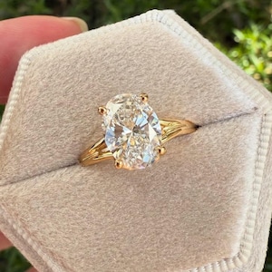 1.50 CT Oval Moissanite Engagement Ring | Vintage Style Oval Cut Solitaire | White Gold Anniversary Ring, Classic Diamond Ring for Her