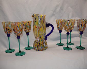 Conjunto vintage de 8 peças de vidro Art Déco Confetti da Atelier Morava, da República Tcheca. Inclui jarra e taça de vinho.