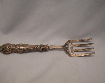 Tenedor antiguo de plata de ley desconchado para carne fría, marca Anchor Lion (cabeza mirando hacia la izquierda de perfil) - 107 gramos