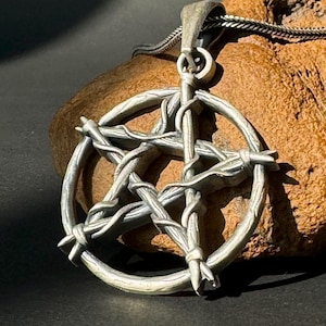 Vridet pentagramhalsband, 14k guld vermeil wiccan stjärnhänge