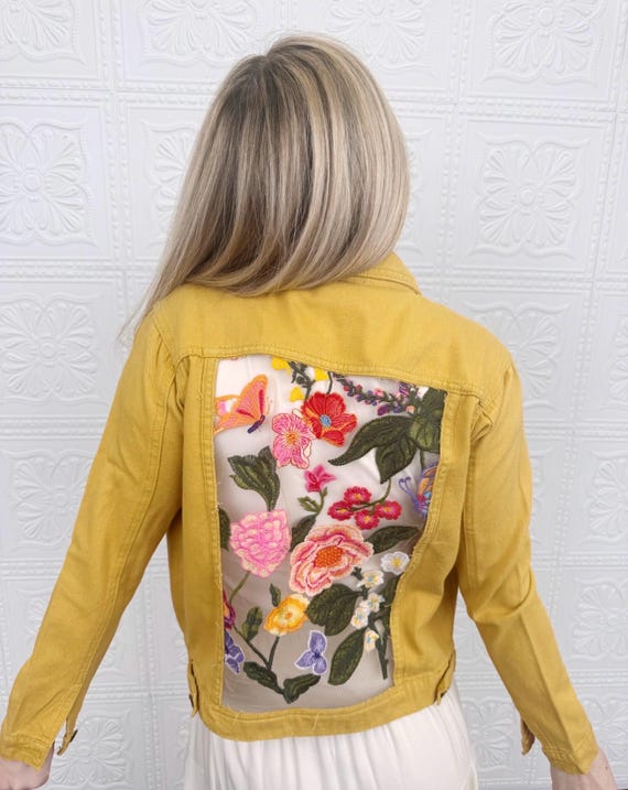 Bella Chaqueta vaquera reciclada con bordado de encaje, malla de