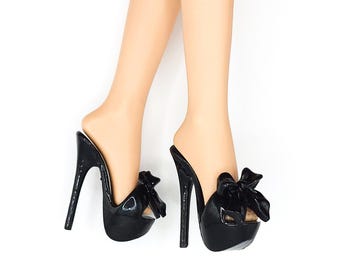 Fits Fashion Royalty & NuFace Dolls