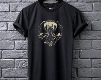 Cthulhu T-Shirt Lovecraft Horror Tee mit Eldritch Design Dark Gothic Graphic