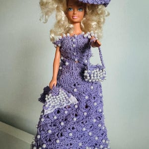 Handgefertigte Barbie Kleid - Vintage Perlen Lila Gehäkelte Kleid Fan Geldbörse Hut & Heels