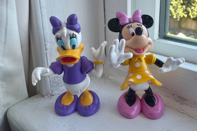 SET - Lot of TWO - 2.5” Poseable Figures - Minnie Mouse & Daisy Duck - Disney Junior Mickey Mouse Clubhouse by Famosa image 3