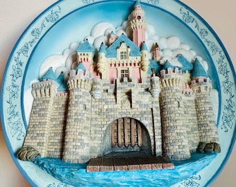Disney 3D Castle Plate (READ) - Collectible Wall Decor (9 inch) Disneyland  - Sleeping Beauty (rare) - Vintage 2000s