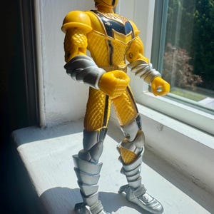 Yellow Ranger Vintage Power Rangers Action Figure - 6” - Mystic Force Series (2006) Bandai - Chip Thorn