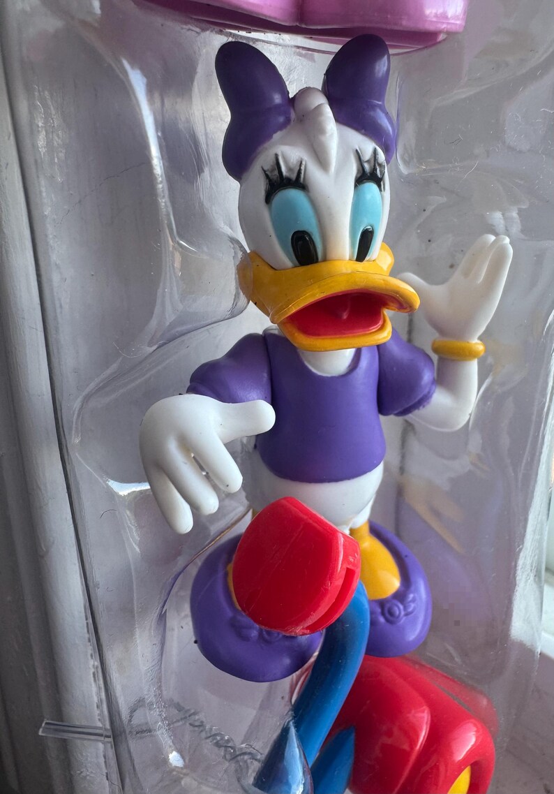 SET - Lot of TWO - 2.5” Poseable Figures - Minnie Mouse & Daisy Duck - Disney Junior Mickey Mouse Clubhouse by Famosa image 7