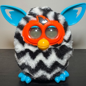 Vintage Furby Sonic BOOM (2012) - Retro Electronic Toy - Funny Talking - Zebra Zig Zag Black/White - Working, Great Secondhand Condition