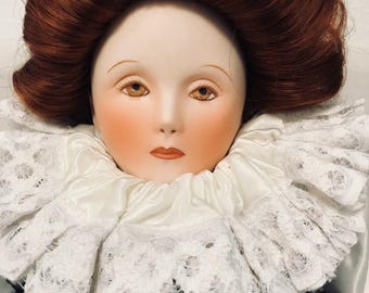 Muñeca de porcelana de la Reina Isabel, edición especial de Franklin Mint - Colección vintage de 1982 - 45 cm