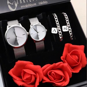 Reloj de pulsera para parejas, caja de lujo con diseño de rosas, modelo CK, plata, reloj para parejas y pulsera con etiqueta con letras, regalo de San Valentín, regalo para parejas, regalo personalizado