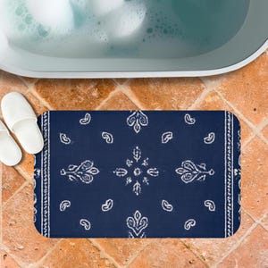 Boho Chic Bath Mat Western Style Equestrian Bath Decor for Ranch Living Soft Bath Mat Non-Slip Bath Rug Vintage Bandana Comfort Rug Bath Mat