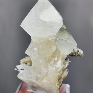 Natural Quartz comes from Inner Mongolia,China 45*60*30MM