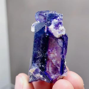 Natural Purple Phantom Fluorite comes from Yindu,Inner Mongolia 20*25*40MM