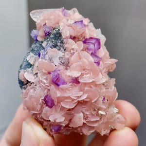 Natürliche Rhodochrosit und Cubic Fluorit nebeneinander kommt aus Guangxi, China 35 * 30 * 50 MM