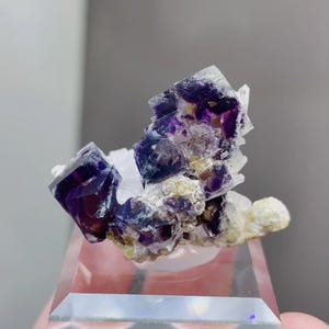 Natural Purple Phantom Fluorite and Quartz coexist comes from Yindu, Inner Mongolia 34*30*25MM