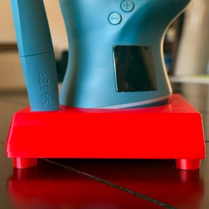 Simple Carta V2 wireless 15 watt Charging Stand with Saber Holster