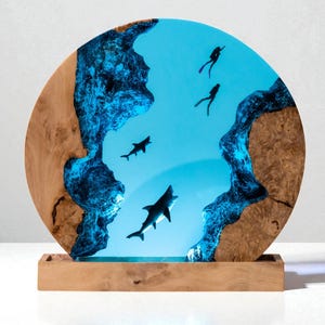 Handmade Ocean Diving Resin Lamp – LED Diorama Night Light with Sharks and Divers, Epoxy Wood Table Lamp, Unique Gift for Ocean Lovers