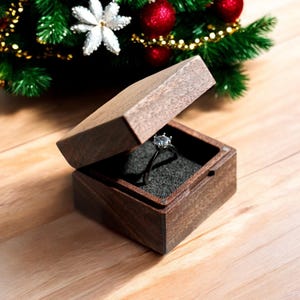 Elegant Ring Box Perfect for Engagement, Wedding, or Proposal. Premium Design for Jewelry Protection and Memorable Gift Presentation