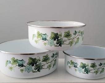 Vintage Enamelware Nesting Bowls - Green Ivy Vine Design (Set of 3)