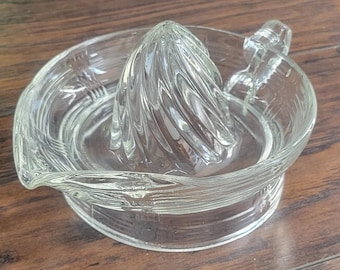 Clear Glass Citrus Juicer