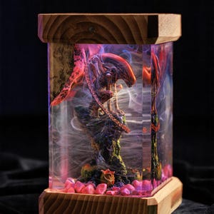 Lamp Xe.no.morph Epoxy Resin Wood, Custom Sta.r W.ar Resin Lamp, Ali.en Night Light Wood, Diorama Lamp, Father&#39;s Day Handmade Gifts for Him