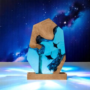 Ocean Manta Ray Resin Art Sculpture, Handmade Underwater Decor, Epoxy Resin and Wood Sea Scene, Unique Nautical Gift, Ocean Lover Decor