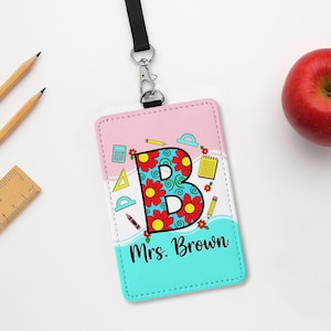 Porta credencial de maestro con nombre y letra personalizada, etiqueta de identificación con letras florales, cordón con nombre personalizado, regalo para la vuelta al cole, estilo divertido para el aula.