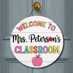 Welcome Classroom Sign, Teacher Door Decor, Custom Name Sign, Apple School Sign, Back to School Gift, Round Wooden Sign