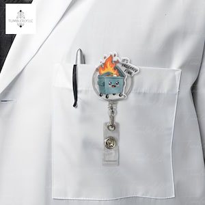 C'est probablement une belle bobine de badge, un accessoire original pour enseignant et infirmière, un cadeau parfait pour un porte-carte d'identité humoristique au bureau pour des collègues, des accessoires pour infirmière