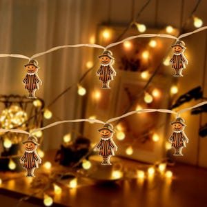 Wooden Pumpkin String Lights: Halloween Jack-O&#39;-Lantern Scarecrow Garland