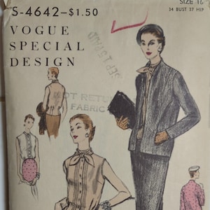 Pode incluir: Um padrão de costura vintage para uma blusa sem mangas e uma saia. O padrão é para o tamanho 16, com um busto de 86 cm e um quadril de 94 cm. O padrão é da Vogue Special Design e custa $ 1,50. O padrão é ilustrado com uma mulher vestindo a blusa e a saia, e outra mulher vestindo uma jaqueta e uma saia.