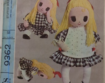 McCALL'S 9362 UNCUT Stuffed Doll Alice in Wonderland Vintage 1960's Pattern