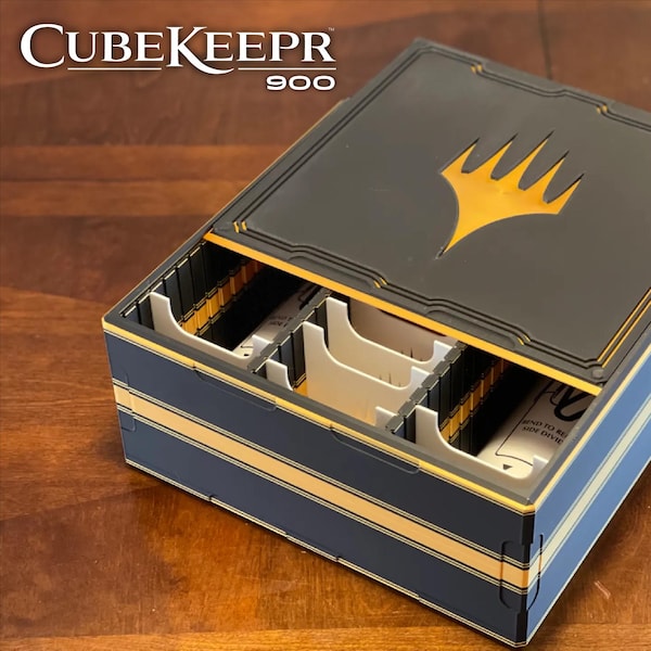 Magic: The Gathering - CubeKeepr ™ 900 Box - Für mehr als 900 Karten mit doppelter Hülle - MTG Cube Aufbewahrungsbox
