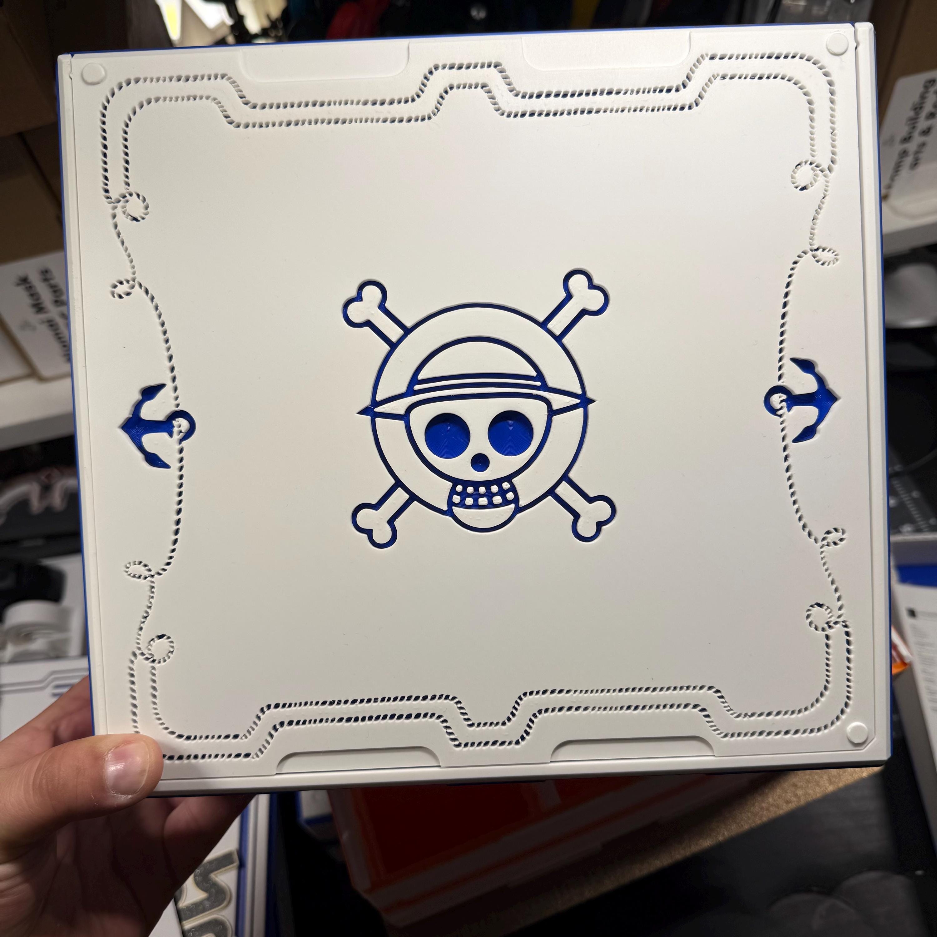 PROTOTYPE - ONEPIECE TCG CubeKeepr 900 Box - Fits 900 double sleeved cards & deck boxes, includes 8 dividers