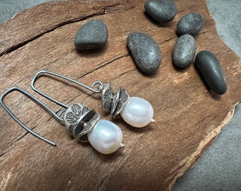 Pearl Earrings Modern Pearl Earrings Architectural Edgy Oxidized Silver Pearl Earrings Contemporary Pearl Earring Hill Tribe Wavy Disk