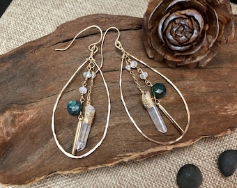 Aros de oro con piedras preciosas bohemias, aros rellenos de oro hechos a mano con piedras preciosas verdes, aros de cuarzo con piedra lunar y labradorita, joyería independiente.