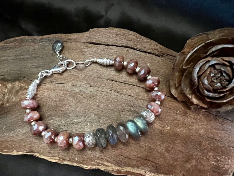 Bracciale con pietre preziose rosa e blu Labradorite Rose Pink Moonstone Pink Boho Stacking Bracciale Sundance Style Regalo per la festa della mamma per lei